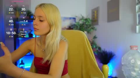 Snapshot of luna_grace18 chatting on 06.08.26 luna_grace18 online show from 06.08.26