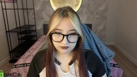 Luna Host online show from 04.03.26