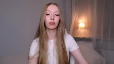 Snapshot of luna_insanity chatting on 07.17.26 Luna online show from 07.17.26