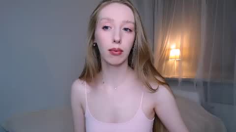 Snapshot of luna_insanity chatting on 07.19.26 Luna online show from 07.19.26