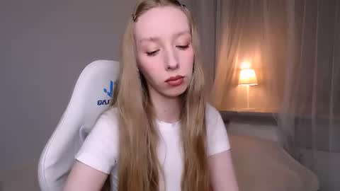 Snapshot of luna_insanity chatting on 07.20.26 Luna online show from 07.20.26