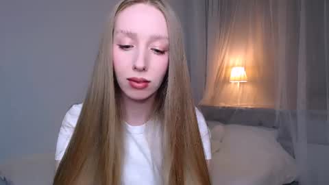 Snapshot of luna_insanity chatting on 07.23.26 Luna online show from 07.23.26