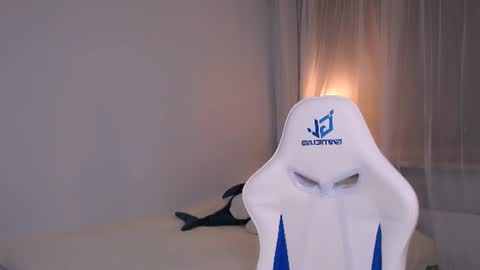 Snapshot of luna_insanity chatting on 07.25.26 Luna online show from 07.25.26