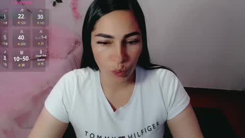 Snapshot of luna_lgomez chatting on 03.10.25 luna online show from 03.10.25