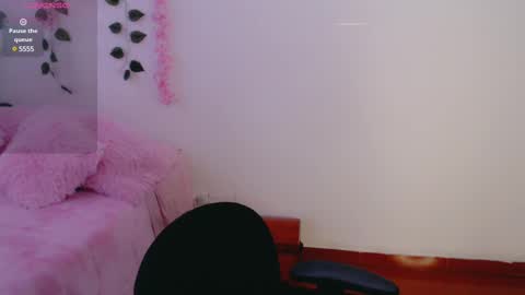 Snapshot of luna_lgomez chatting on 03.12.25 luna online show from 03.12.25