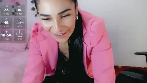Snapshot of luna_lgomez chatting on 03.12.25 luna online show from 03.12.25