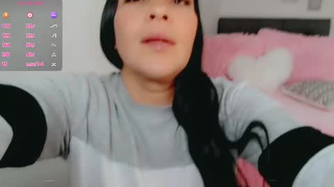 Snapshot of luna_lgomez chatting on 02.05.26 luna online show from 02.05.26