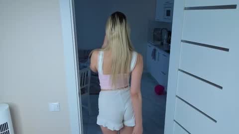 Olivia online show from 11.25.25