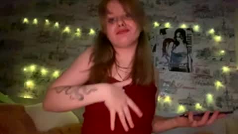 Snapshot of luna_linn chatting on 02.13.26 Luna online show from 02.13.26