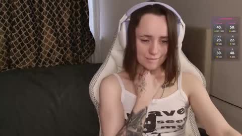 luna_loveeee online show from 10.17.25