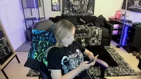 Snapshot of luna_lovelyy chatting on 06.08.26 Luna online show from 06.08.26