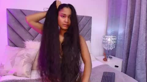 Snapshot of luna_queen7 chatting on 04.23.26 luna_queen7 online show from 04.23.26