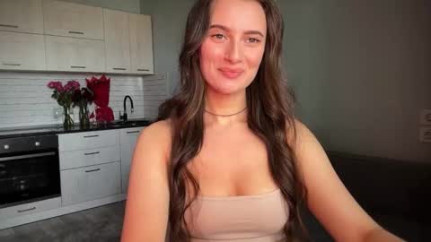 luna_raee online show from 10.05.25