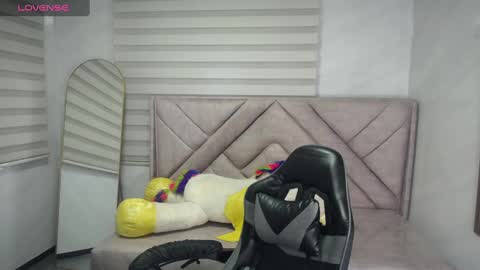 Snapshot of luna_star_v chatting on 09.13.25 Live 1000pm 600am COLOMBIAN HOUR online show from 09.13.25