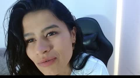 luna_starr69 online show from 09.25.25