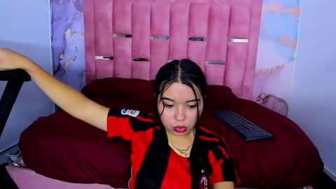 Snapshot of luna_sweeett_ chatting on 01.25.25 Luna online show from 01.25.25