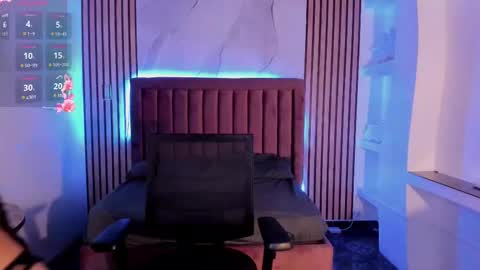 Snapshot of luna_sweeett_ chatting on 09.18.25 Luna online show from 09.18.25