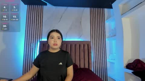 Snapshot of luna_sweeett_ chatting on 09.23.25 Luna online show from 09.23.25