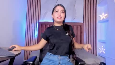 Snapshot of luna_sweeett_ chatting on 10.16.25 Luna online show from 10.16.25