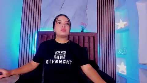 Snapshot of luna_sweeett_ chatting on 10.23.25 Luna online show from 10.23.25