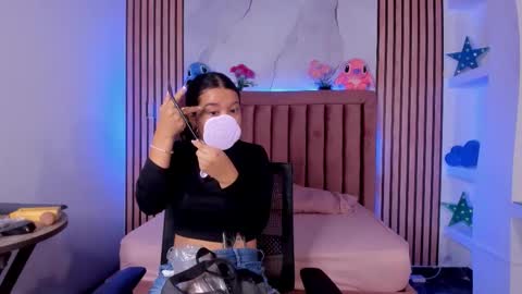 Snapshot of luna_sweeett_ chatting on 11.12.25 Luna online show from 11.12.25