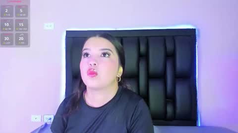 Snapshot of luna_sweeett_ chatting on 11.14.25 Luna online show from 11.14.25