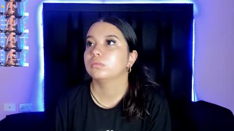 Snapshot of luna_sweeett_ chatting on 11.18.25 Luna online show from 11.18.25