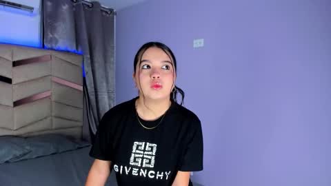 Snapshot of luna_sweeett_ chatting on 12.02.25 Luna online show from 12.02.25