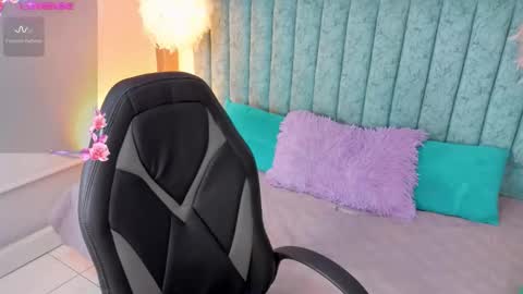 Snapshot of luna_volk chatting on 09.09.25  Luna online show from 09.09.25