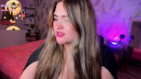 Snapshot of luna_volk chatting on 10.21.25  Luna online show from 10.21.25