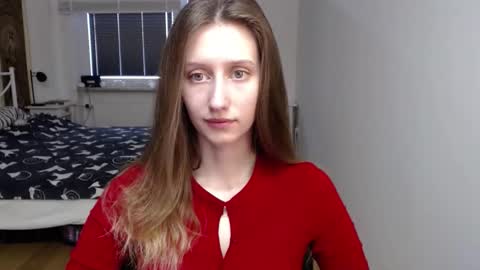 L U N A  online show from 03.25.26