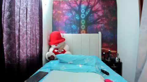 Snapshot of lunaa_mayerr chatting on 07.31.26 lunaa mayer online show from 07.31.26
