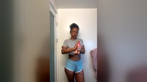 lunaalighttt online show from 04.10.26