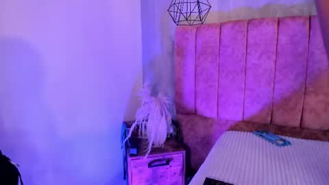 Snapshot of lunaariass chatting on 06.19.26 luna arias online show from 06.19.26