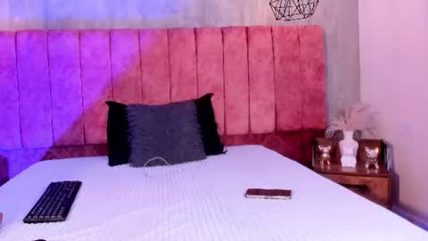Snapshot of lunaariass chatting on 06.25.26 luna arias online show from 06.25.26