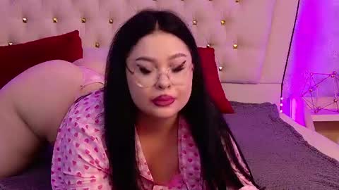 Snapshot of lunababe_ chatting on 06.13.26 lunababe_ online show from 06.13.26