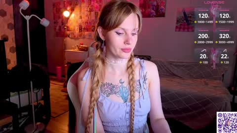 Snapshot of lunacyy chatting on 04.04.26 Britney online show from 04.04.26