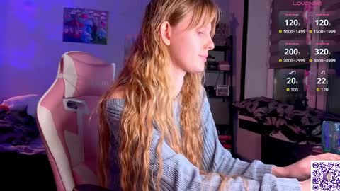 Snapshot of lunacyy chatting on 04.06.26 Britney online show from 04.06.26