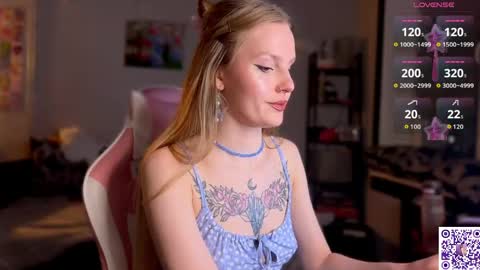 Snapshot of lunacyy chatting on 04.16.26 Britney online show from 04.16.26