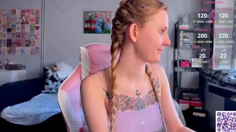 Snapshot of lunacyy chatting on 04.17.26 Britney online show from 04.17.26