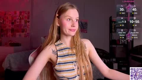 Snapshot of lunacyy chatting on 04.26.26 Britney online show from 04.26.26