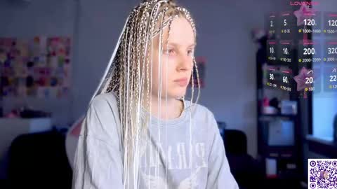 Snapshot of lunacyy chatting on 05.18.26 Britney online show from 05.18.26
