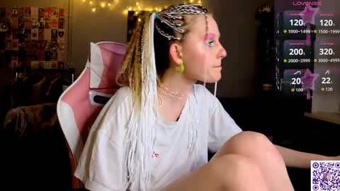 Snapshot of lunacyy chatting on 05.24.26 Britney online show from 05.24.26