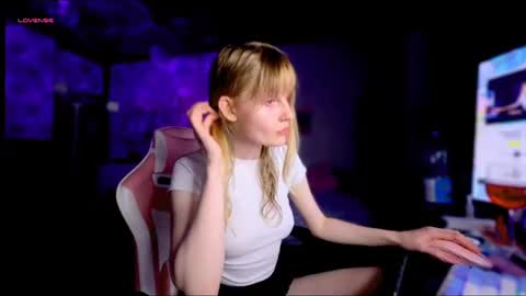 Snapshot of lunacyy chatting on 06.20.26 Britney online show from 06.20.26