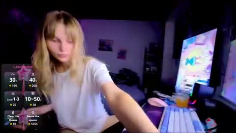 Snapshot of lunacyy chatting on 06.28.26 Britney online show from 06.28.26