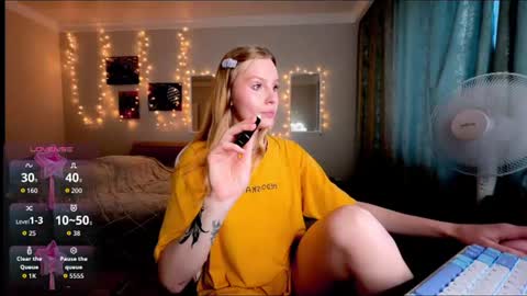 Snapshot of lunacyy chatting on 07.17.26 Britney online show from 07.17.26