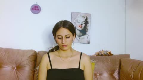 Snapshot of lunaembercs chatting on 01.11.25 Luna online show from 01.11.25