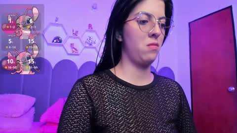 Snapshot of lunagomez24 chatting on 12.14.25 Luna Gomez online show from 12.14.25