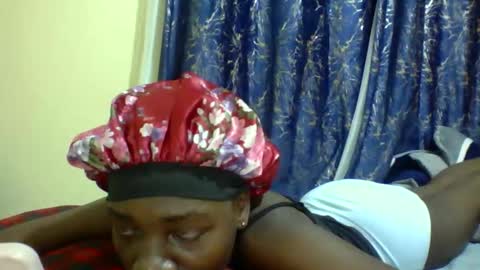 lunah_kitty online show from 05.12.26