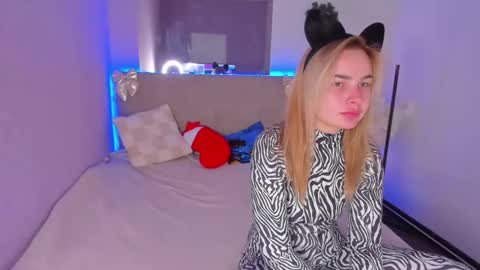 Snapshot of lunaheadley chatting on 01.18.26 Luna online show from 01.18.26